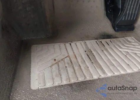 2010 Mercedes-Benz C 300 Luxury 4Matic/Sport 4Matic z USA, uszkodzony, nr VIN WDDGF8BB2AF436136